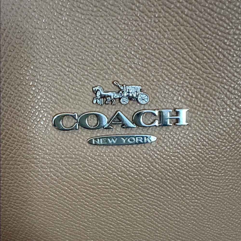 Coach Beige Leather Tote Bag - Picture 2 of 8